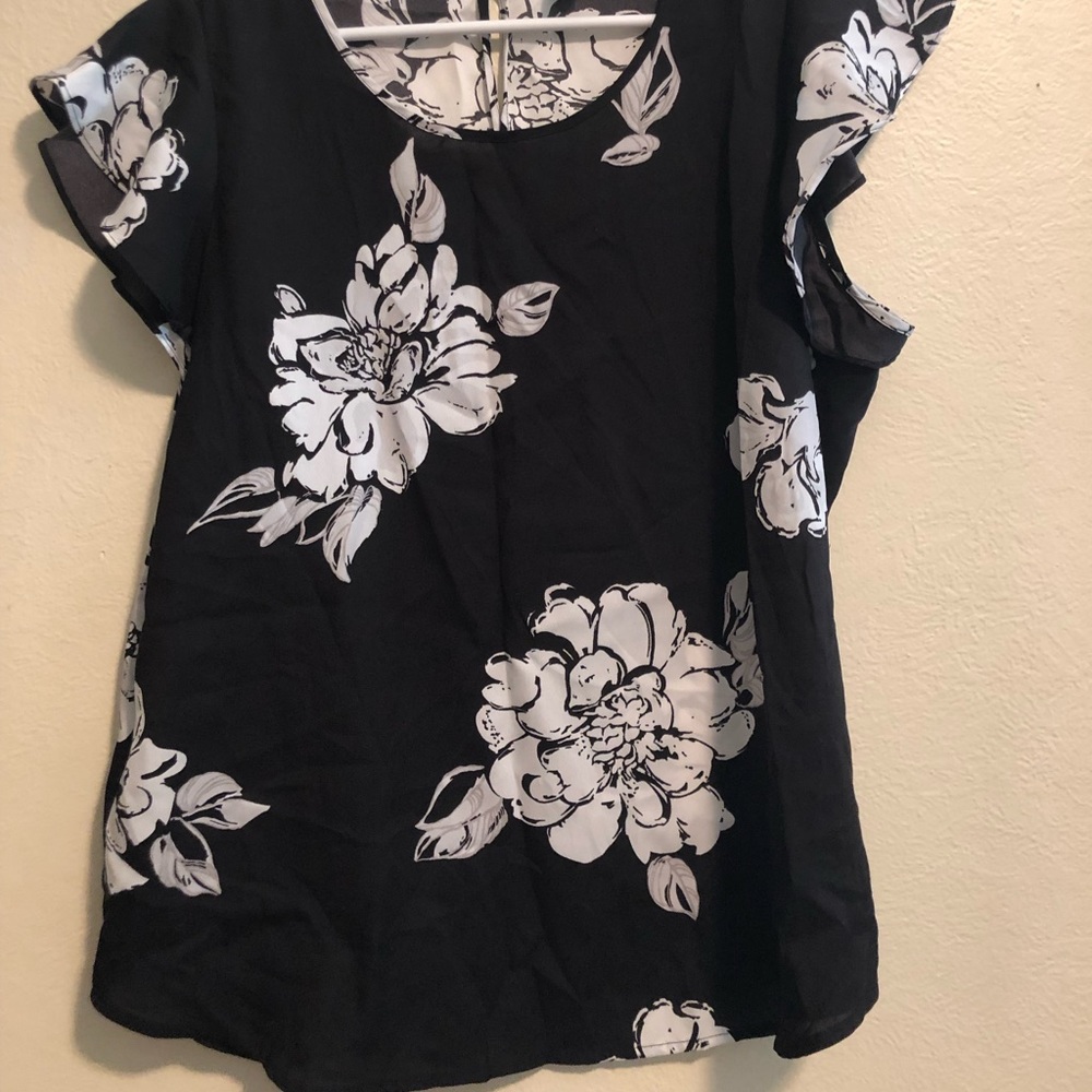 Ann Taylor short sleeved black floral top